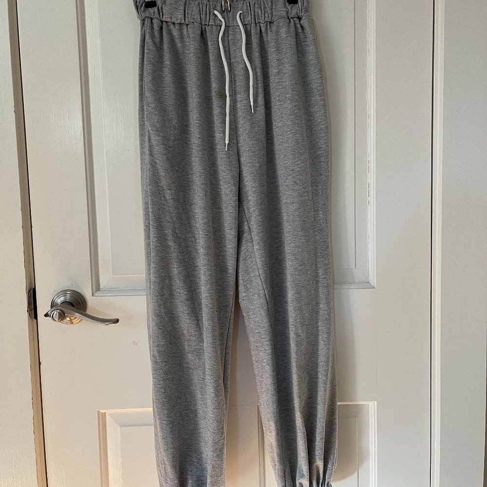 ROMWE gray sweatpants